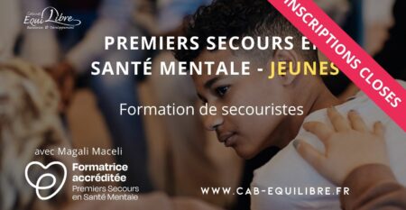 Formation PSSM Jeunes du Cabinet ÉquiLibre – Inscriptions closes : un adolescent attentif et semblant en détresse, soutenu par la main d’un adulte, illustrant l’importance du soutien en santé mentale.