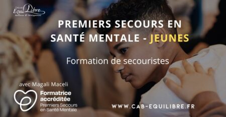 Formation PSSM Jeunes du Cabinet ÉquiLibre : un adolescent attentif et semblant en détresse, avec la main d’un adulte sur son épaule, illustrant l’importance du soutien en santé mentale.